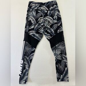 PINK Victoria's Secret Black and Gray tropical Patterned Leggings sheer middle